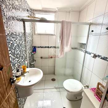 Apartamento em Praia Grande, bairro Guilhermina