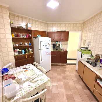 Apartamento em Praia Grande, bairro Guilhermina