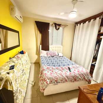 Apartamento em Praia Grande, bairro Guilhermina
