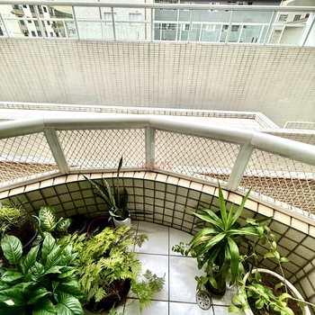 Apartamento em Praia Grande, bairro Guilhermina