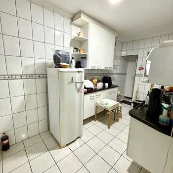 Apartamento em Praia Grande, bairro Guilhermina