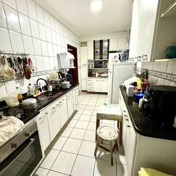Apartamento em Praia Grande, bairro Guilhermina