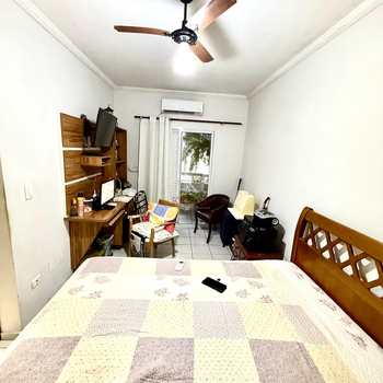 Apartamento em Praia Grande, bairro Guilhermina