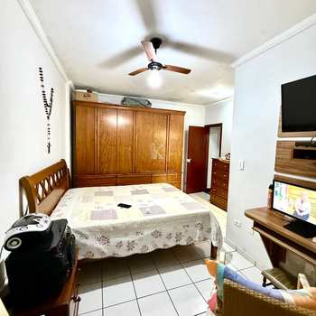 Apartamento em Praia Grande, bairro Guilhermina