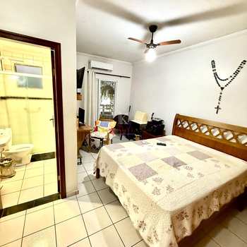 Apartamento em Praia Grande, bairro Guilhermina