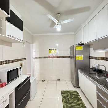 Apartamento em Praia Grande, bairro Canto do Forte