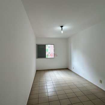Apartamento em Praia Grande, bairro Guilhermina
