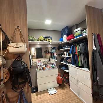 Apartamento em Praia Grande, bairro Guilhermina