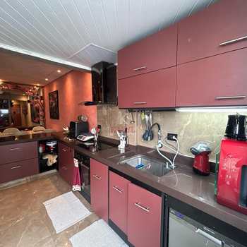 Apartamento em Praia Grande, bairro Guilhermina