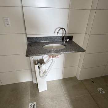 Apartamento em Praia Grande, bairro Guilhermina