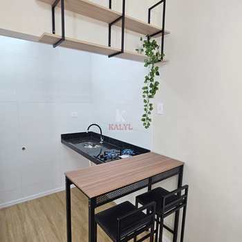 Kitnet em Praia Grande, bairro Canto do Forte