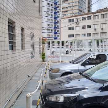 Kitnet em Praia Grande, bairro Boqueirão