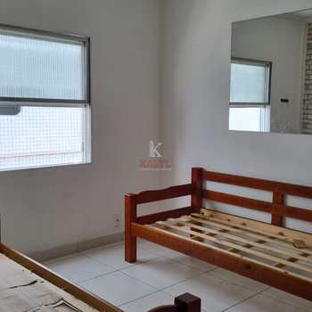 Kitnet em Praia Grande, bairro Boqueirão