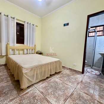 Casa em Praia Grande, bairro Caiçara