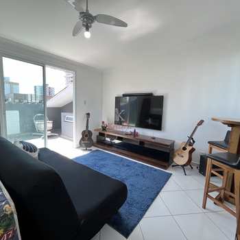 Sobrado em Praia Grande, bairro Canto do Forte
