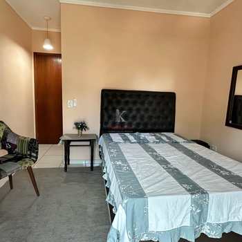 Apartamento em Praia Grande, bairro Vila Guilhermina