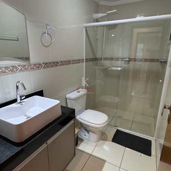Apartamento em Praia Grande, bairro Guilhermina