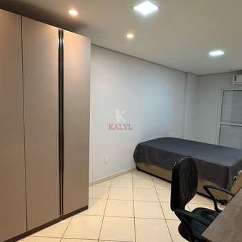 Apartamento em Praia Grande, bairro Guilhermina