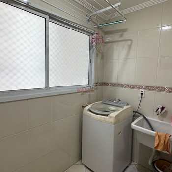 Apartamento em Praia Grande, bairro Guilhermina