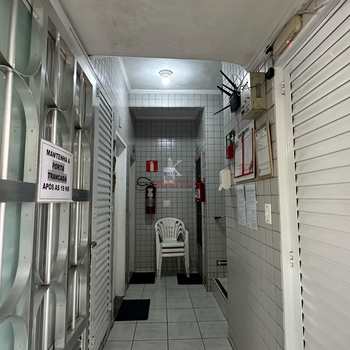 Kitnet em Praia Grande, bairro Guilhermina