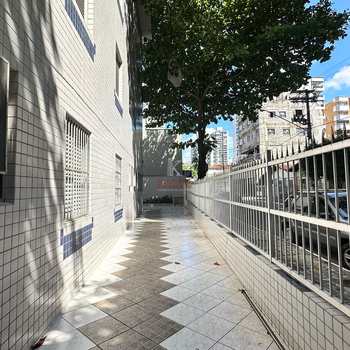 Kitnet em Praia Grande, bairro Guilhermina