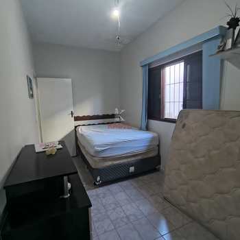 Casa em Praia Grande, bairro Maracanã