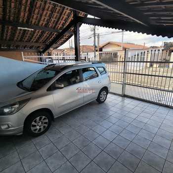 Casa em Praia Grande, bairro Maracanã