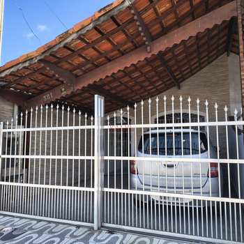 Casa em Praia Grande, bairro Maracanã