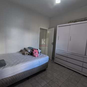 Casa em Praia Grande, bairro Maracanã