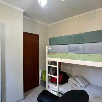 Apartamento em Praia Grande, bairro Guilhermina