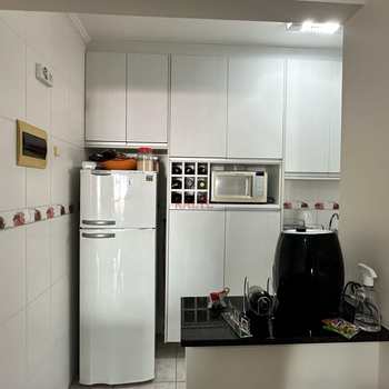 Apartamento em Praia Grande, bairro Guilhermina