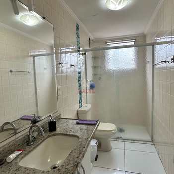 Apartamento em Praia Grande, bairro Guilhermina