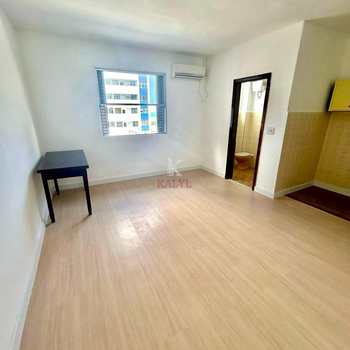 Kitnet em Praia Grande, bairro Boqueirão