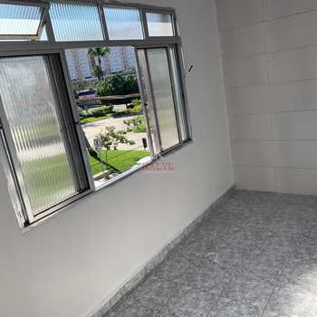 Kitnet em Praia Grande, bairro Boqueirão