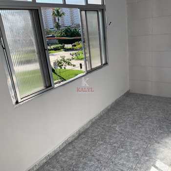 Kitnet em Praia Grande, bairro Boqueirão