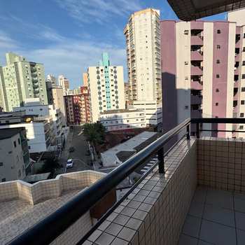 Apartamento em Praia Grande, bairro Guilhermina