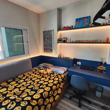 Apartamento em Praia Grande, bairro Boqueirão