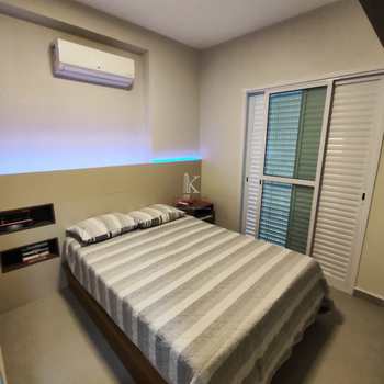 Apartamento em Praia Grande, bairro Boqueirão