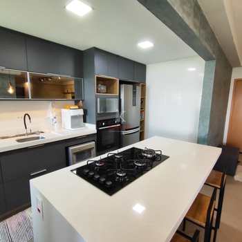 Apartamento em Praia Grande, bairro Boqueirão