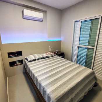 Apartamento em Praia Grande, bairro Boqueirão