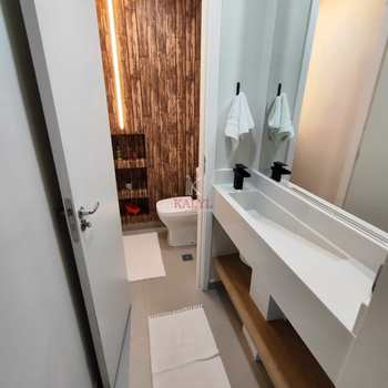 Apartamento em Praia Grande, bairro Boqueirão