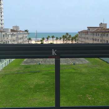 Apartamento em Praia Grande, bairro Boqueirão