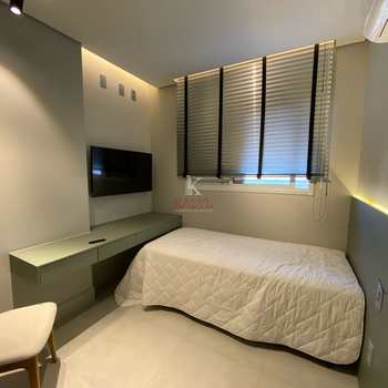 Apartamento em Praia Grande, bairro Guilhermina