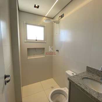 Apartamento em Praia Grande, bairro Guilhermina