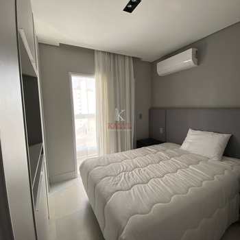 Apartamento em Praia Grande, bairro Guilhermina