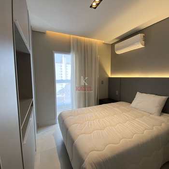 Apartamento em Praia Grande, bairro Guilhermina