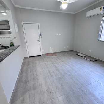 Kitnet em Praia Grande, bairro Boqueirão