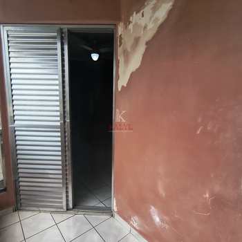 Sobrado em Praia Grande, bairro Guilhermina
