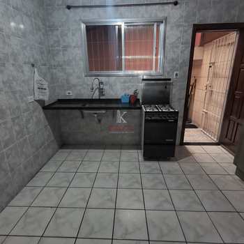 Sobrado em Praia Grande, bairro Guilhermina