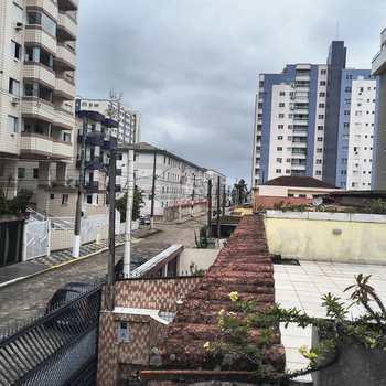 Sobrado em Praia Grande, bairro Guilhermina